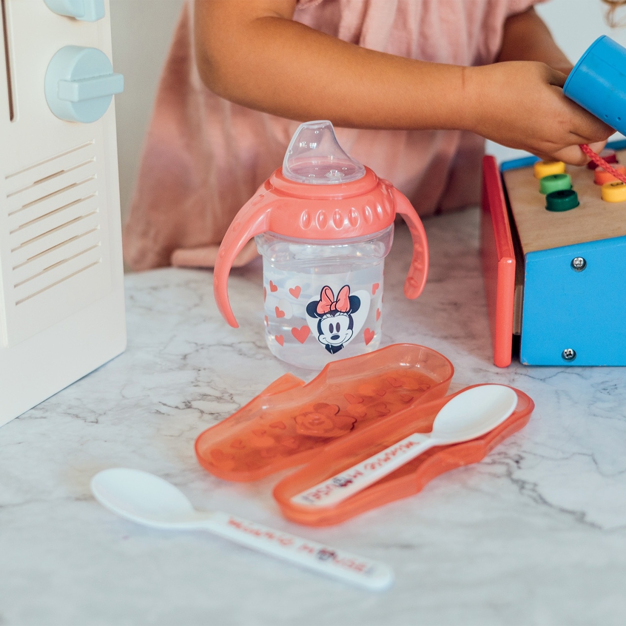 DISNEY MINNIE CANA CU CAPAC SI MANERE 250 ML - CIOC DIN SILICON