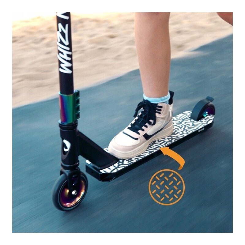Trotineta, Lionelo, Whizz, Pentru Acrobatii, Rulmenti ABEC-9, Sistemul de compresie IHC 9, 20 - 100 kg, Conform cu standardul european de securitate EN14619, Multicolor