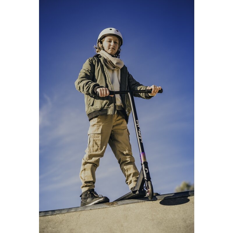 Trotineta, Lionelo, Whizz, Pentru Acrobatii, Rulmenti ABEC-9, Sistemul de compresie IHC 9, 20 - 100 kg, Conform cu standardul european de securitate EN14619, Multicolor