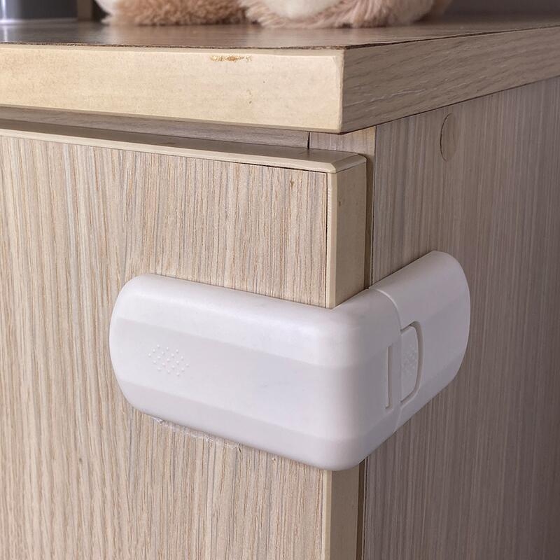 Coccolle protectii usi/sertare 75*75*40mm Coccolle protectii usi/sertare 75*75*40mm