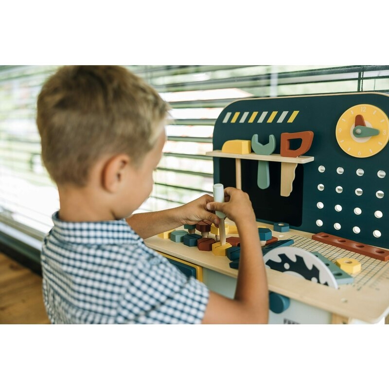 Banc de lucru, Free2Play, My first wooden Work Bench, Cu diverse unelte si accesorii, Pliabil, 55 x 28,5 x 85 cm, 36 luni+, Multicolor Banc de lucru, Free2Play, My first wooden Work Bench, Cu diverse unelte si accesorii, Pliabil, 55 x 28,5 x 85 cm, 36 luni+, Multicolor