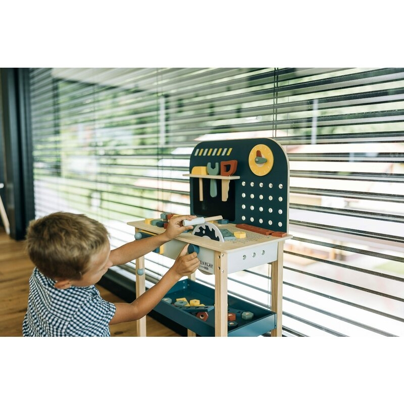 Banc de lucru, Free2Play, My first wooden Work Bench, Cu diverse unelte si accesorii, Pliabil, 55 x 28,5 x 85 cm, 36 luni+, Multicolor Banc de lucru, Free2Play, My first wooden Work Bench, Cu diverse unelte si accesorii, Pliabil, 55 x 28,5 x 85 cm, 36 luni+, Multicolor