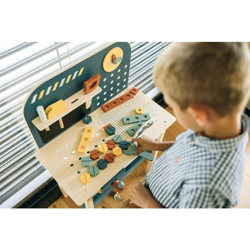 Banc de lucru, Free2Play, My first wooden Work Bench, Cu diverse unelte si accesorii, Pliabil, 55 x 28,5 x 85 cm, 36 luni+, Multicolor Banc de lucru, Free2Play, My first wooden Work Bench, Cu diverse unelte si accesorii, Pliabil, 55 x 28,5 x 85 cm, 36 luni+, Multicolor