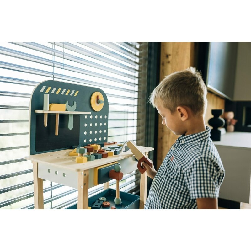 Banc de lucru, Free2Play, My first wooden Work Bench, Cu diverse unelte si accesorii, Pliabil, 55 x 28,5 x 85 cm, 36 luni+, Multicolor Banc de lucru, Free2Play, My first wooden Work Bench, Cu diverse unelte si accesorii, Pliabil, 55 x 28,5 x 85 cm, 36 luni+, Multicolor