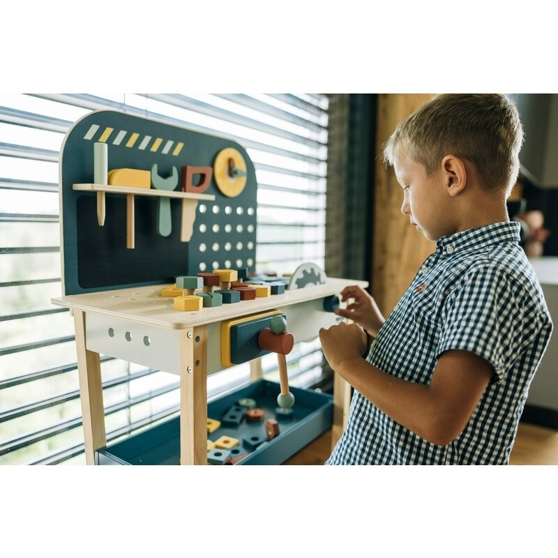 Banc de lucru, Free2Play, My first wooden Work Bench, Cu diverse unelte si accesorii, Pliabil, 55 x 28,5 x 85 cm, 36 luni+, Multicolor Banc de lucru, Free2Play, My first wooden Work Bench, Cu diverse unelte si accesorii, Pliabil, 55 x 28,5 x 85 cm, 36 luni+, Multicolor