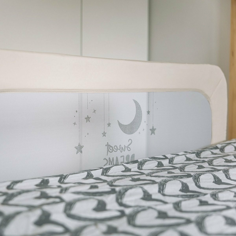 Bariera de protectie pentru pat bebe, Rabatabila, Instalare usoara, Dimensiune 135 x 57 cm, FreeON, Sweet Dreams, Light Beige Bariera de protectie pentru pat bebe, Rabatabila, Instalare usoara, Dimensiune 135 x 57 cm, FreeON, Sweet Dreams, Light Beige