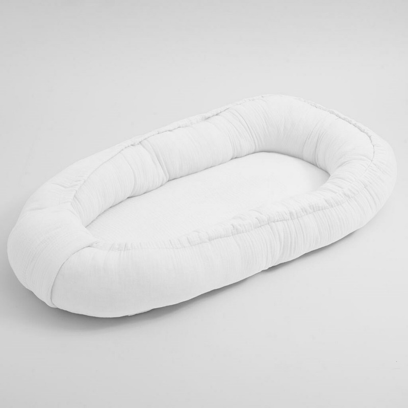 Cosulet bebelus pentru dormit, Baby Nest 80 x 50 cm, Din muselina, Din materiale certificate Oeko Tex Standard 100, New Baby, White Cosulet bebelus pentru dormit, Baby Nest 80 x 50 cm, Din muselina, Din materiale certificate Oeko Tex Standard 100, New Baby, White