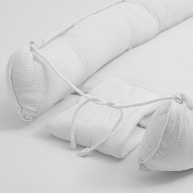 Cosulet bebelus pentru dormit, Baby Nest 80 x 50 cm, Din muselina, Din materiale certificate Oeko Tex Standard 100, New Baby, White Cosulet bebelus pentru dormit, Baby Nest 80 x 50 cm, Din muselina, Din materiale certificate Oeko Tex Standard 100, New Baby, White