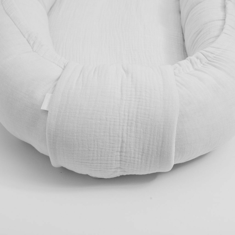 Cosulet bebelus pentru dormit, Baby Nest 80 x 50 cm, Din muselina, Din materiale certificate Oeko Tex Standard 100, New Baby, White Cosulet bebelus pentru dormit, Baby Nest 80 x 50 cm, Din muselina, Din materiale certificate Oeko Tex Standard 100, New Baby, White