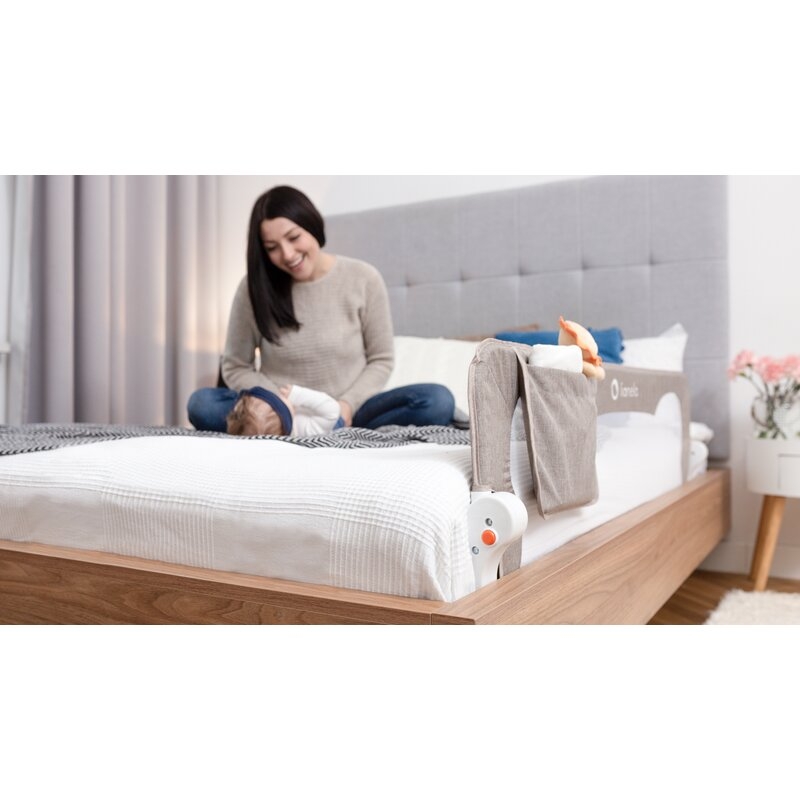 Protectie laterala pat, Lionelo, Eva, Cu buzunar accesorii, 150x35 cm, Conform cu standardul european de securitate BS7072, Bej Protectie laterala pat, Lionelo, Eva, Cu buzunar accesorii, 150x35 cm, Conform cu standardul european de securitate BS7072, Bej