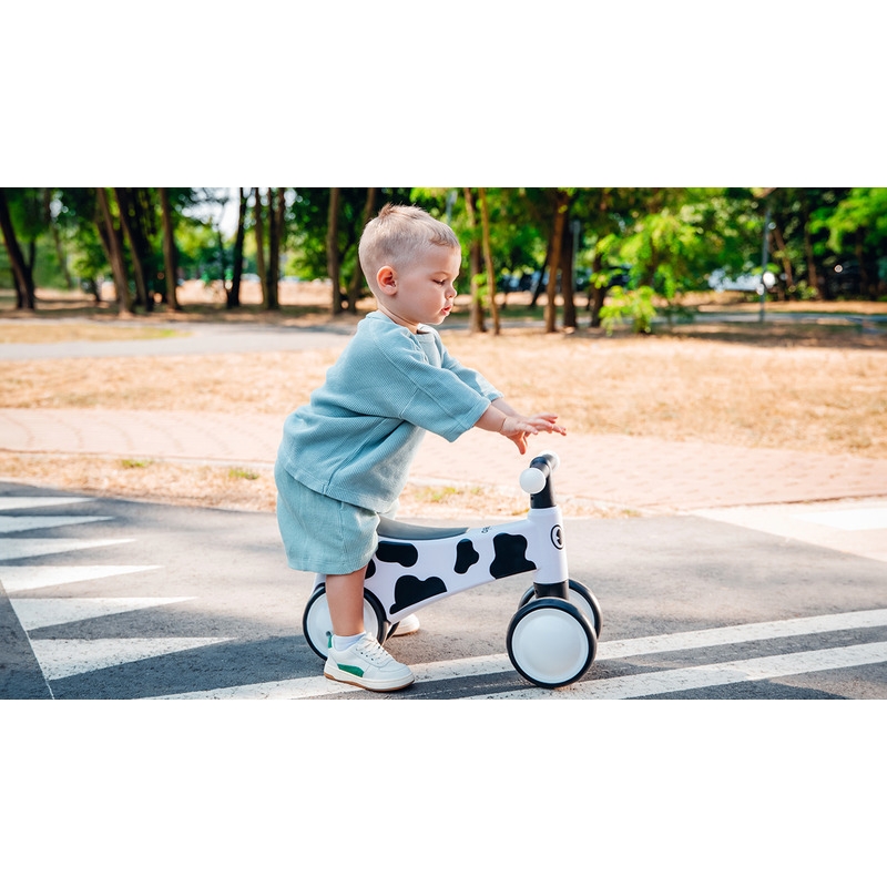 Lionelo - Bicicleta fara pedale, Sammy, Cu 4 roti, Din spuma EVA, Stabila, Manere moi, antiderapante, 12- 36 luni, Greutate maxima suportata 25 kg, Certificata EN 71-1:2014, EN 71-2:2011, EN 71-3:2019, Galben