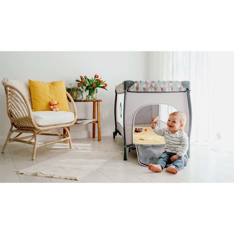 Lionelo - Patut pliant cu doua nivele Sven Plus, 120x60 cm, arcada jucarii, masuta de infasat, vibratii, melodii, Blue Navy Lionelo - Patut pliant cu doua nivele Sven Plus, 120x60 cm, arcada jucarii, masuta de infasat, vibratii, melodii, Blue Navy