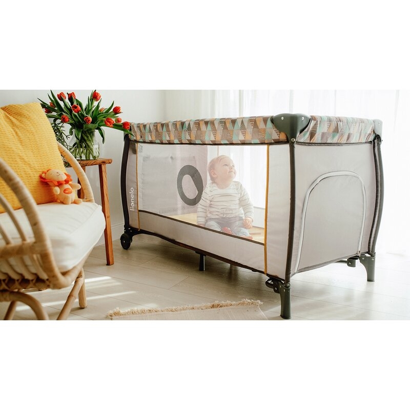 Lionelo - Patut pliant cu doua nivele Sven Plus, 120x60 cm, arcada jucarii, masuta de infasat, vibratii, melodii, Blue Navy Lionelo - Patut pliant cu doua nivele Sven Plus, 120x60 cm, arcada jucarii, masuta de infasat, vibratii, melodii, Blue Navy