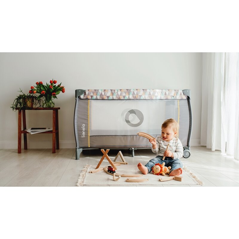 Lionelo - Patut pliant cu doua nivele Sven Plus, 120x60 cm, arcada jucarii, masuta de infasat, vibratii, melodii, Blue Navy Lionelo - Patut pliant cu doua nivele Sven Plus, 120x60 cm, arcada jucarii, masuta de infasat, vibratii, melodii, Blue Navy