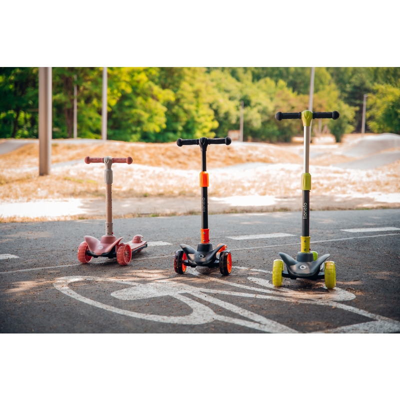 Lionelo - Trotineta Timy, Copii, Pliabila, Pana la 50 Kg, Cu design ergonomic, Cu lumini LED, 26,5 x 60 x 64-76 cm, 3 ani+, Portocaliu/Negru Lionelo - Trotineta Timy, Copii, Pliabila, Pana la 50 Kg, Cu design ergonomic, Cu lumini LED, 26,5 x 60 x 64-76 cm, 3 ani+, Portocaliu/Negru