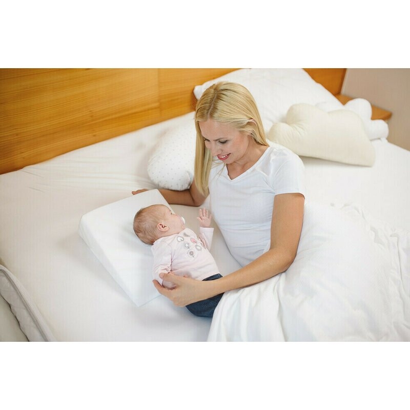 Perna inclinata, antireflux, Cu husa din bumbac, 60 x 37 x 1,5-10 cm, Bubaba, Alba Perna inclinata, antireflux, Cu husa din bumbac, 60 x 37 x 1,5-10 cm, Bubaba, Alba