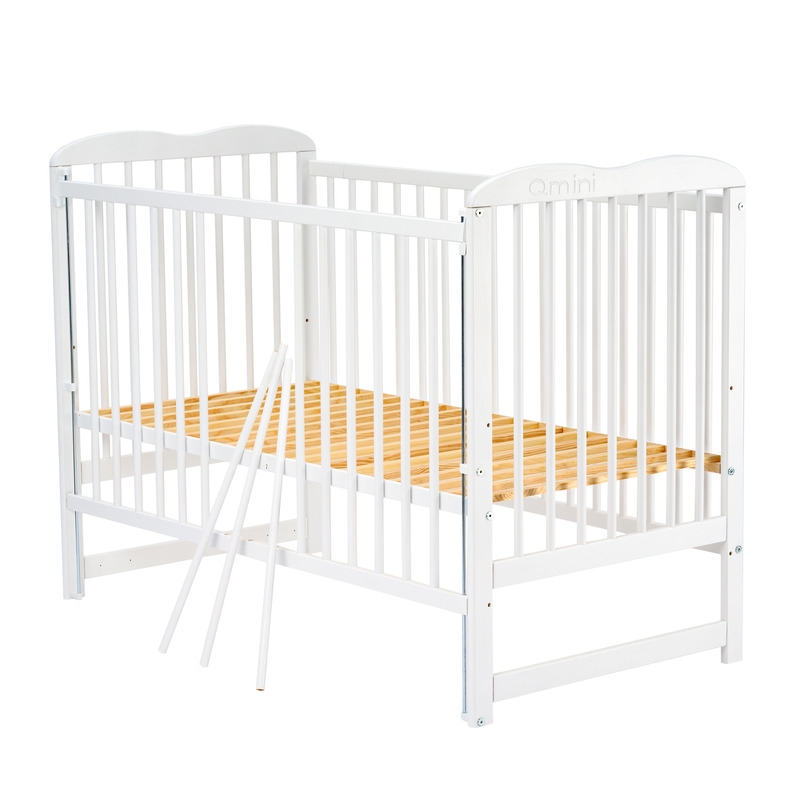 Qmini - Patut din lemn Agata120x60 cm, Cu laterala culisanta, Din lemn de pin, Stabil si rezistent, Inaltime saltea reglabila pe 3 nivele, Laterala cu 3 bete detasabile, EN716-1, EN716-2, Alb Qmini - Patut din lemn Agata120x60 cm, Cu laterala culisanta, Din lemn de pin, Stabil si rezistent, Inaltime saltea reglabila pe 3 nivele, Laterala cu 3 bete detasabile, EN716-1, EN716-2, Alb