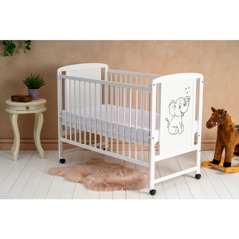 Qmini - Patut din lemn Timmi Elephant 120x60 cm, Cu laterala culisanta, Din lemn de pin si mdf, Stabil si rezistent, Inaltime saltea reglabila pe 3 nivele, Laterala cu 3 bete detasabile, EN716-1, EN716-2, Alb Qmini - Patut din lemn Timmi Elephant 120x60 cm, Cu laterala culisanta, Din lemn de pin si mdf, Stabil si rezistent, Inaltime saltea reglabila pe 3 nivele, Laterala cu 3 bete detasabile, EN716-1, EN716-2, Alb