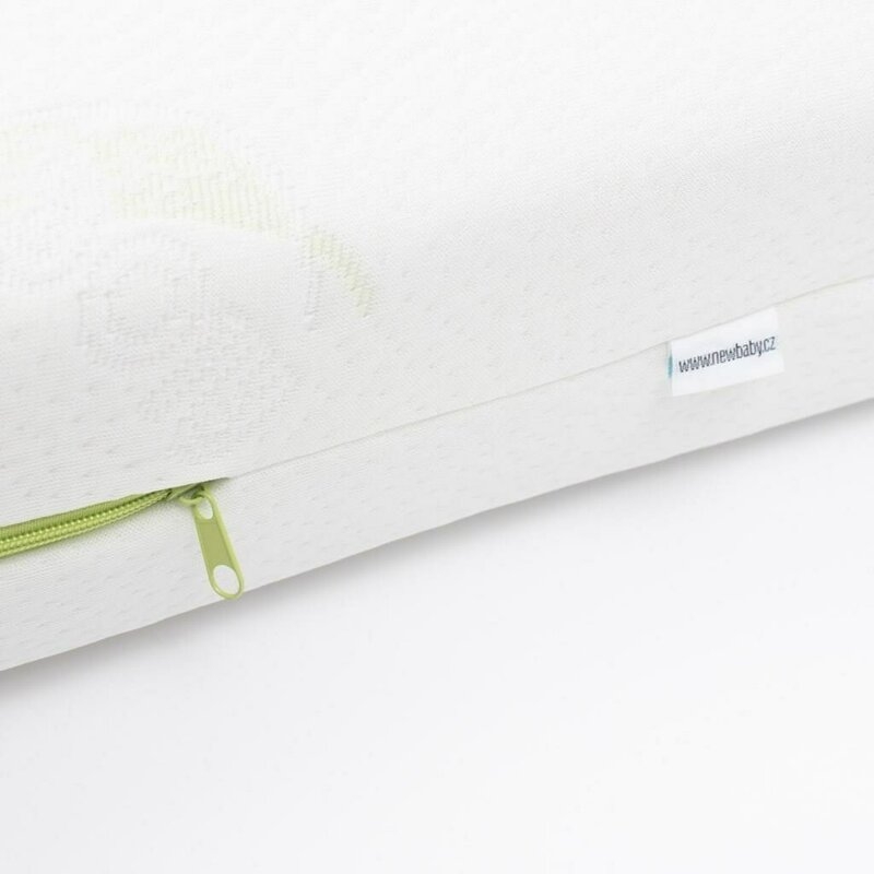 Saltea pentru patut, New Baby, Classy, 120x60x12 cm, Cu Aloe Vera, Compozitie Visco-Molitan-Cocos, Hipoalergenica si antibacteriana, Cu husa detasabila, Alb Saltea pentru patut, New Baby, Classy, 120x60x12 cm, Cu Aloe Vera, Compozitie Visco-Molitan-Cocos, Hipoalergenica si antibacteriana, Cu husa detasabila, Alb