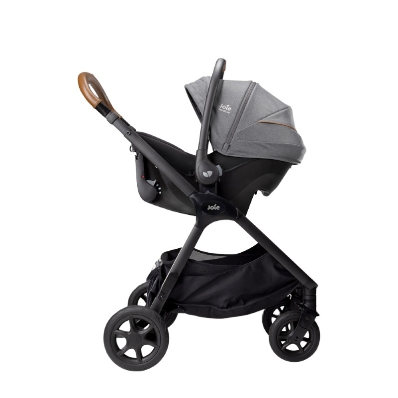 Scoica auto cu ISOFIX integrat Sprint Signature Carbon, nastere - 75 cm, testata inclusiv la impact lateral, conform ECE R129, Joie Scoica auto cu ISOFIX integrat Sprint Signature Carbon, nastere - 75 cm, testata inclusiv la impact lateral, conform ECE R129, Joie