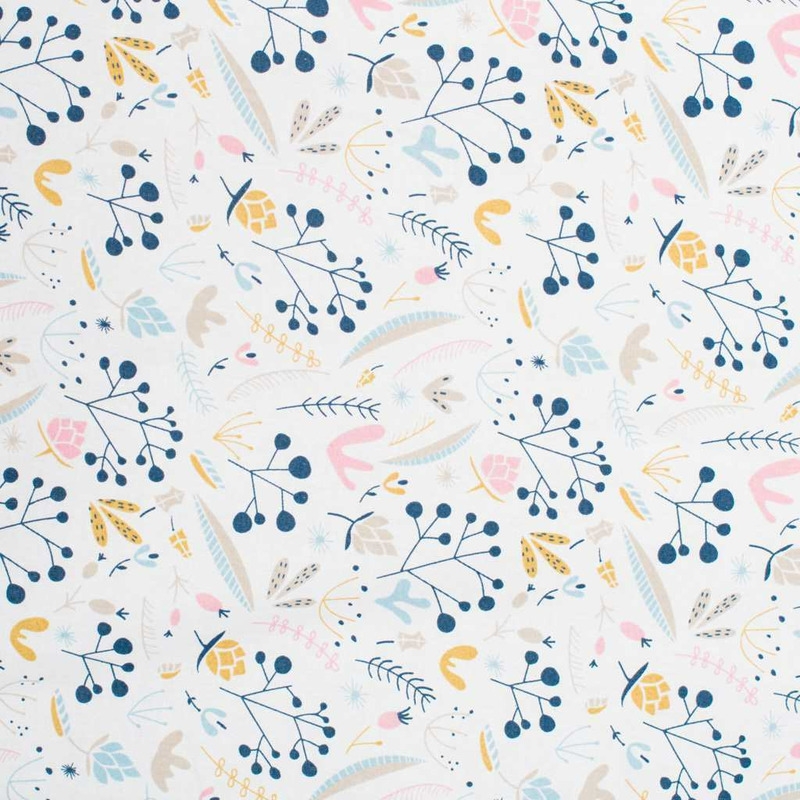 Set 3 piese Luxury, Baby Nest cu doua fete, Cu paturica si pernuta in forma de inima, New Baby, Minky Cranberries Set 3 piese Luxury, Baby Nest cu doua fete, Cu paturica si pernuta in forma de inima, New Baby, Minky Cranberries