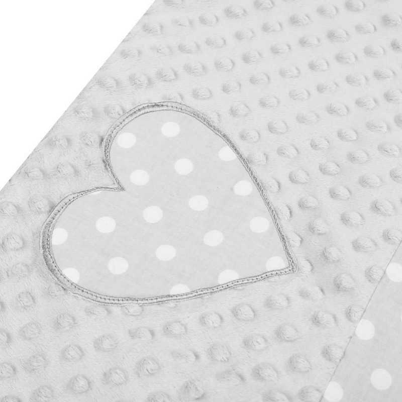 Set 3 piese Luxury, Baby Nest cu doua fete, Cu paturica si pernuta in forma de inima, New Baby, Minky Heart Grey Set 3 piese Luxury, Baby Nest cu doua fete, Cu paturica si pernuta in forma de inima, New Baby, Minky Heart Grey