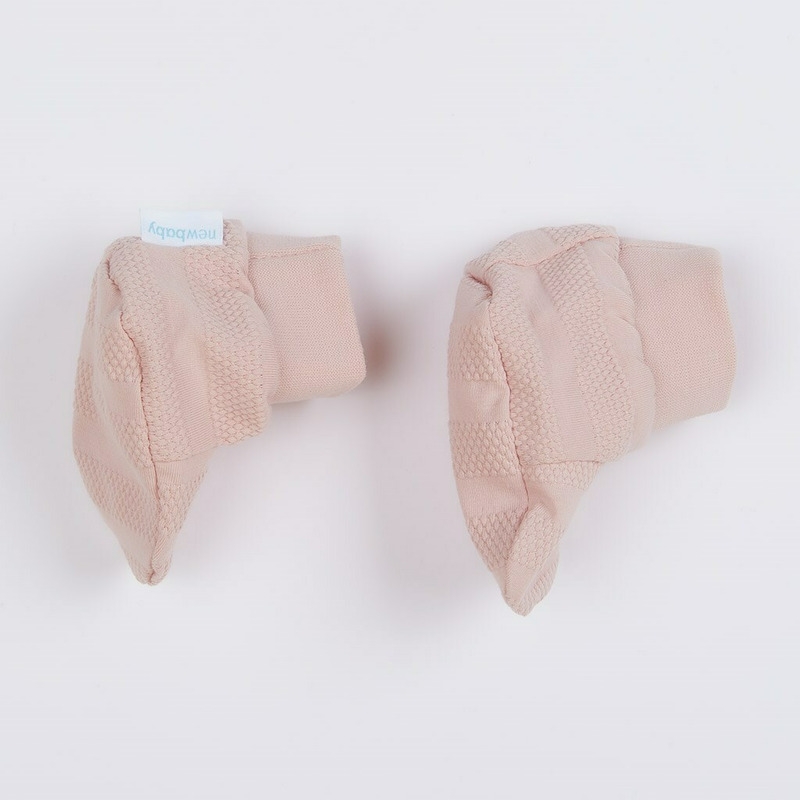 Set 7 piese: body cu maneca lunga, bluza, pantalonasi cu botosei, salopeta fara maneci, caciulita, manusi, botosei, Marime 56, Din bumbac 100%, New Baby, I am Pink