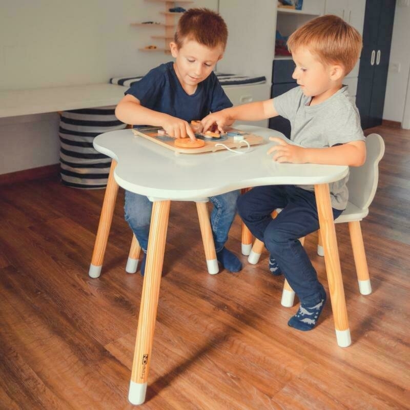 Set masuta si doua scaune pentru copii, Bear, Din lemn, Cu marginile rotunjite, FreeON, Alb Set masuta si doua scaune pentru copii, Bear, Din lemn, Cu marginile rotunjite, FreeON, Alb